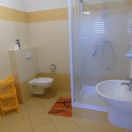 Malinka 3* レバル